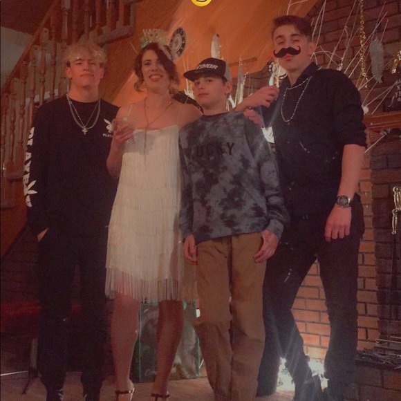 Meet your Posher, Amanda - Picture 1 of 1